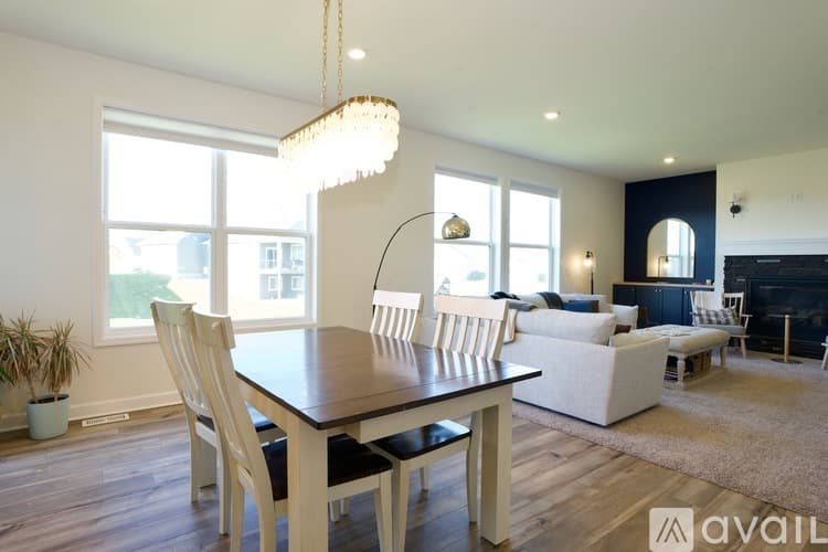Lino Lakes House: 2080 Watermark Way