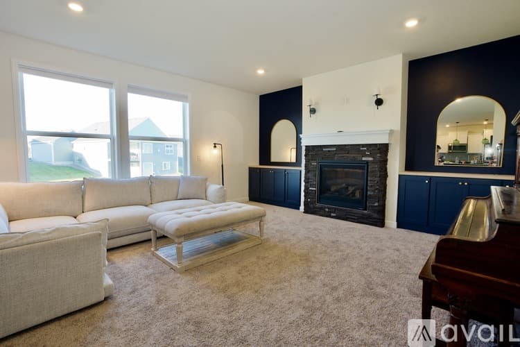 Lino Lakes House: 2080 Watermark Way