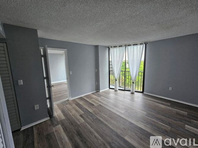 Clearwater Condo: 900 Cove Cay Dr