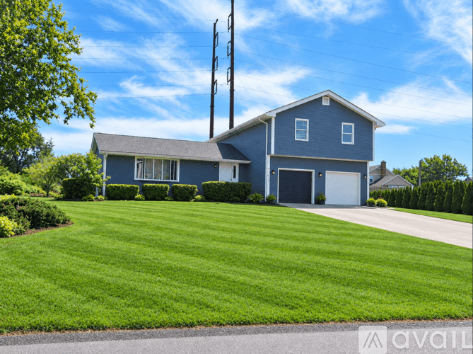 Portsmouth House: Hilltop Rd