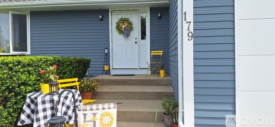 Portsmouth House: Hilltop Rd