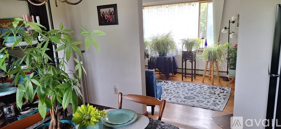 Portsmouth House: Hilltop Rd