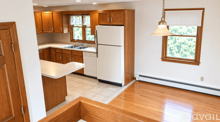 Portsmouth House: Hilltop Rd