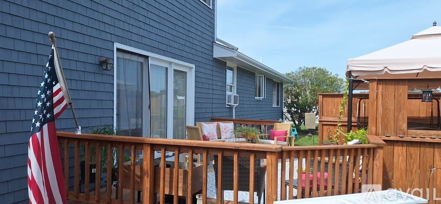 Portsmouth House: Hilltop Rd