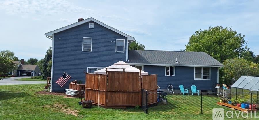 Portsmouth House: Hilltop Rd