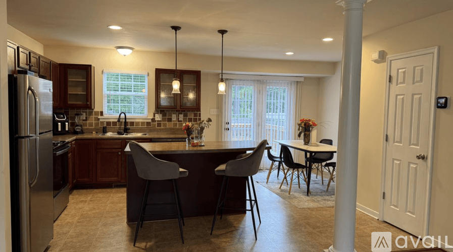Richmond House: 8601 Sedgemoor Drive