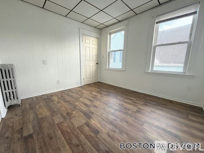 Worcester Apartment: 2 Chapin St