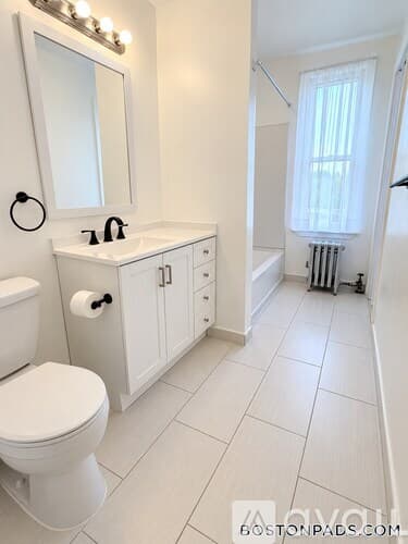 Worcester Apartment: 2 Chapin St