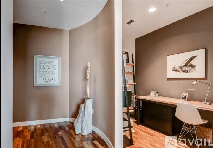Bellevue Condo: 10610 Northeast 9th Place