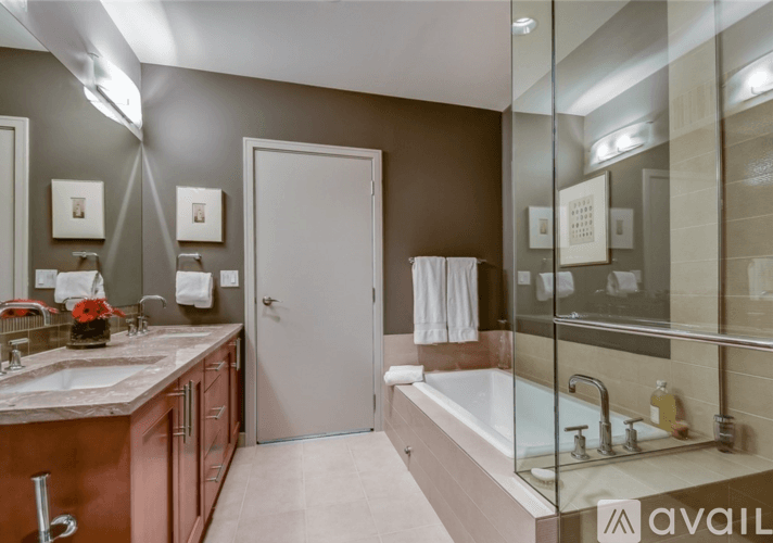 Bellevue Condo: 10610 Northeast 9th Place