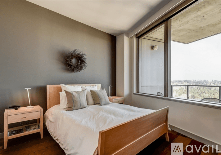 Bellevue Condo: 10610 Northeast 9th Place