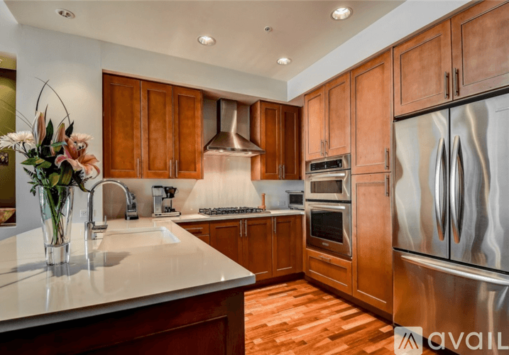 Bellevue Condo: 10610 Northeast 9th Place