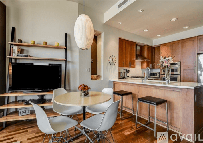 Bellevue Condo: 10610 Northeast 9th Place