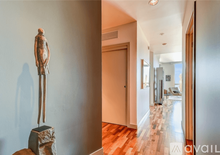 Bellevue Condo: 10610 Northeast 9th Place