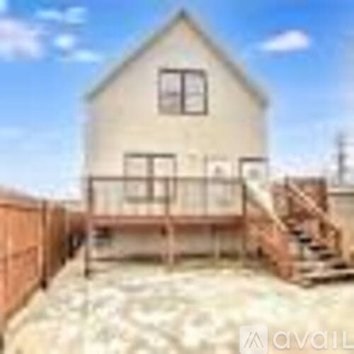 Chicago Apartment: 5005 West Chicago Avenue
