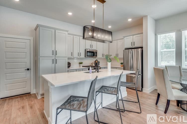 Arlington House: 505 Mission Trl 506