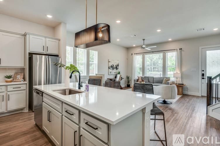Arlington House: 505 Mission Trl 506