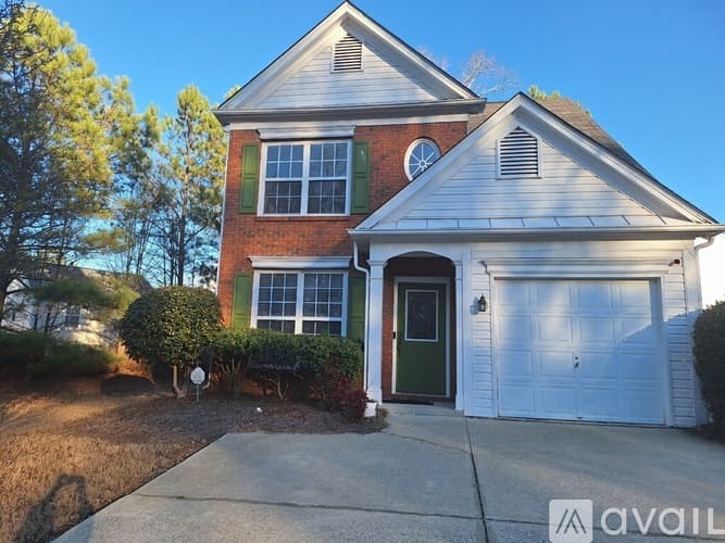 Duluth House: 2933 Regent Walk Dr