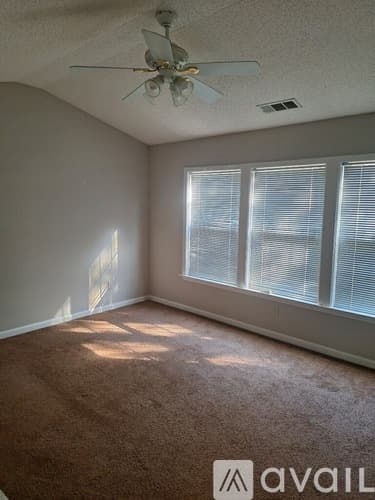 Duluth House: 2933 Regent Walk Dr