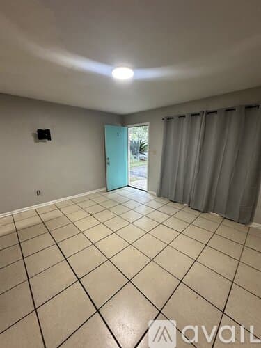 Tallahassee Apartment: 601 W 6th Ave