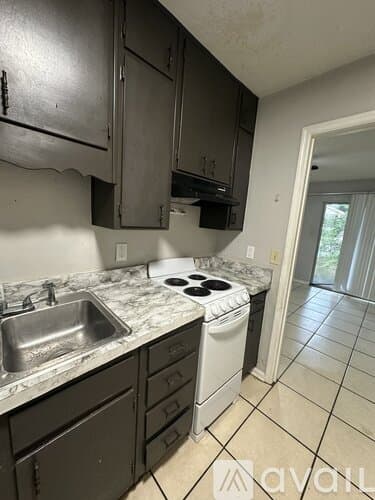 Tallahassee Apartment: 601 W 6th Ave