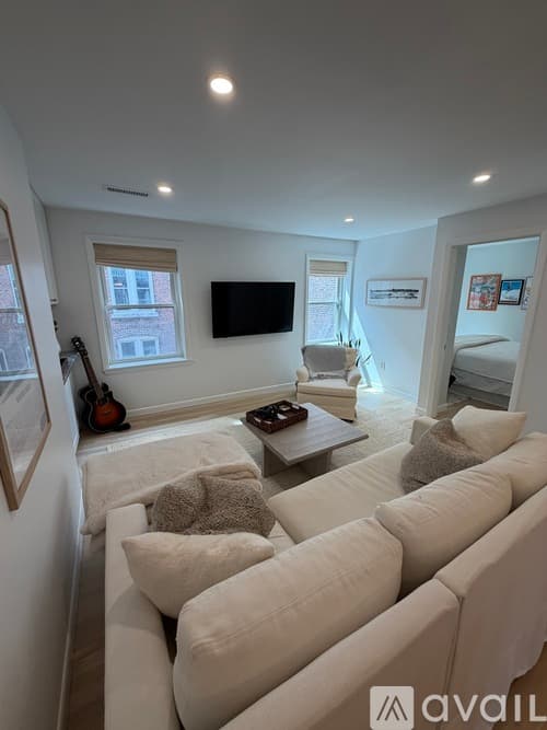 Boston House: 90 Prince Street Apt 5