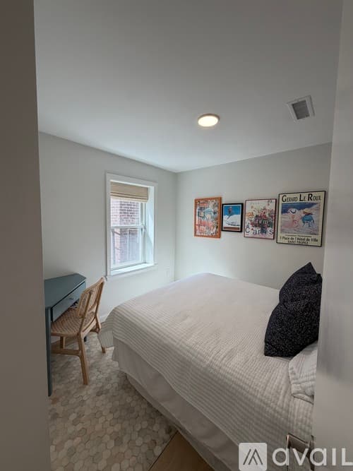 Boston House: 90 Prince Street Apt 5