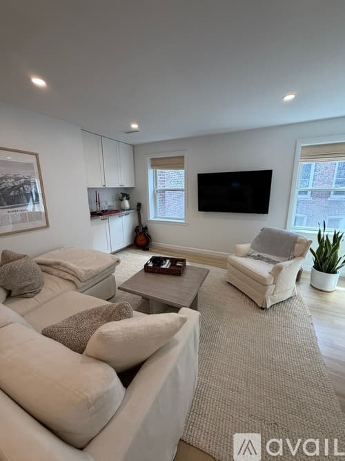 Boston House: 90 Prince Street Apt 5