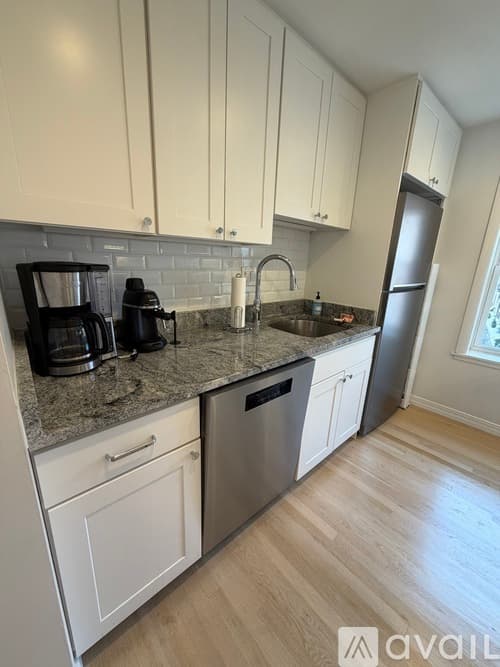 Boston House: 90 Prince Street Apt 5