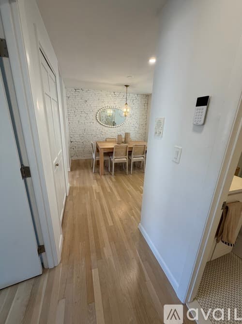 Boston House: 90 Prince Street Apt 5