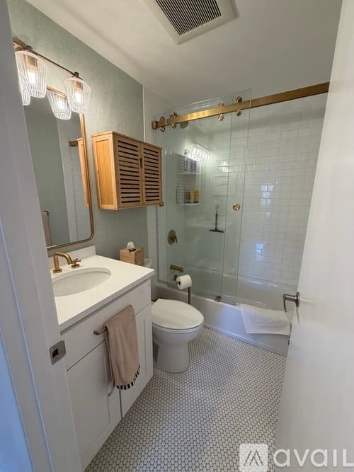Boston House: 90 Prince Street Apt 5