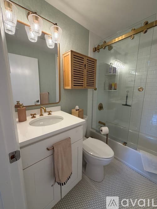 Boston House: 90 Prince Street Apt 5