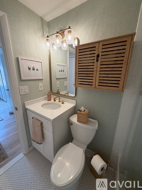 Boston House: 90 Prince Street Apt 5