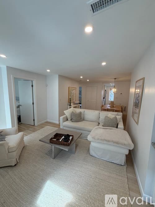 Boston House: 90 Prince Street Apt 5