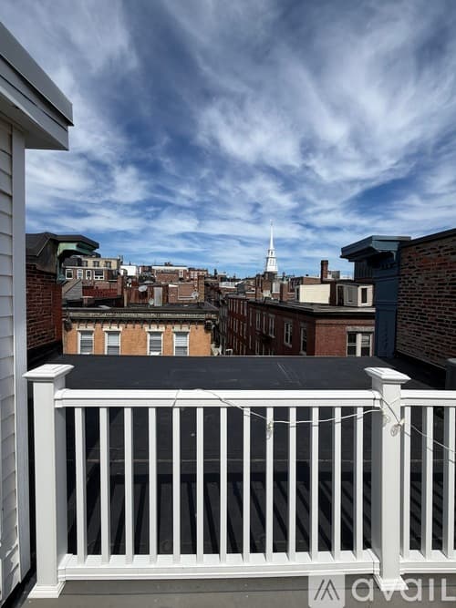 Boston House: 90 Prince Street Apt 5