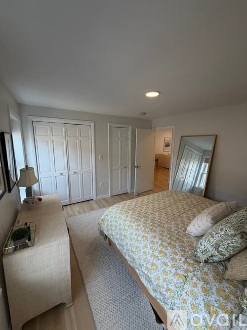 Boston House: 90 Prince Street Apt 5