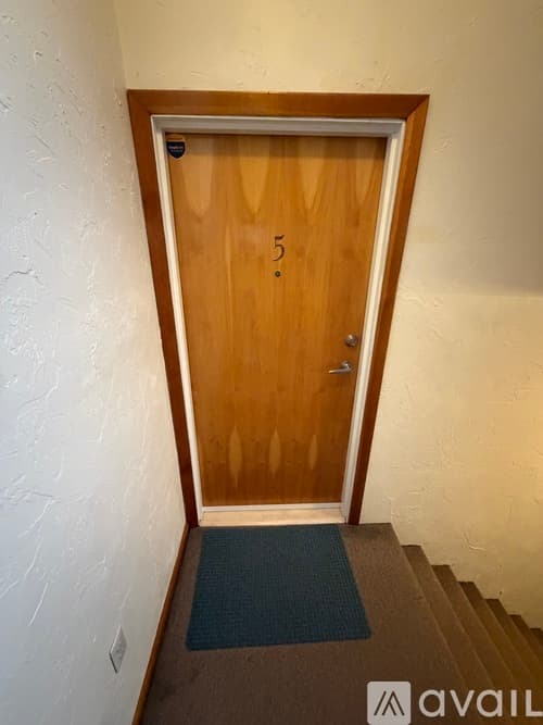 Boston House: 90 Prince Street Apt 5