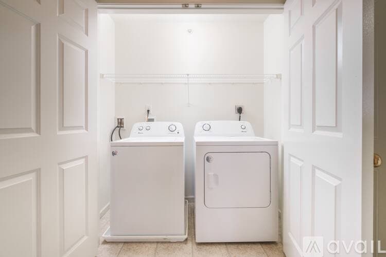 Millersville Apartment: 321 College Manor Ave