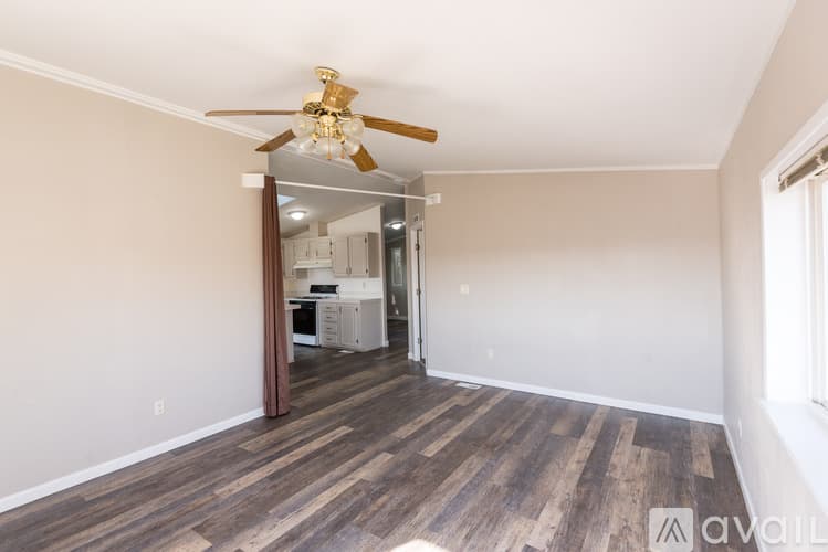 Parma Apartment: 28880 Parma Rd