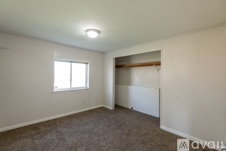Parma Apartment: 28880 Parma Rd
