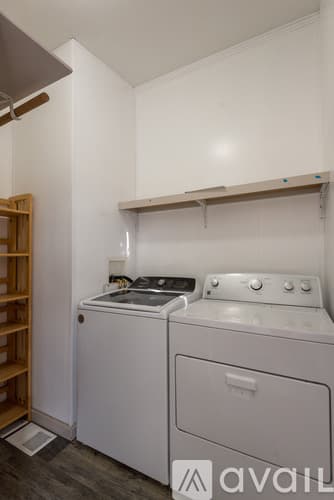 Parma Apartment: 28880 Parma Rd