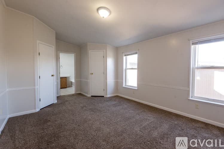 Parma Apartment: 28880 Parma Rd
