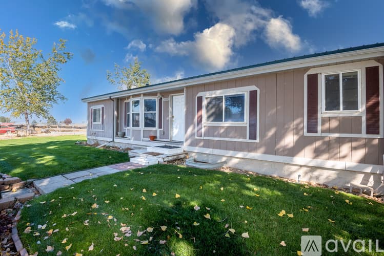 Parma Apartment: 28880 Parma Rd