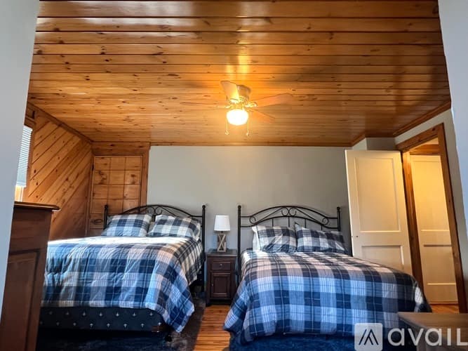 Old Orchard Beach House: 214 Temple Avenue