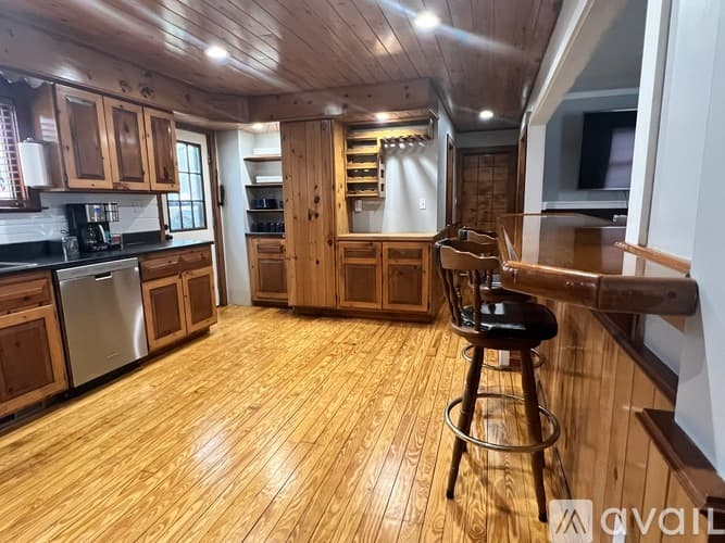 Old Orchard Beach House: 214 Temple Avenue