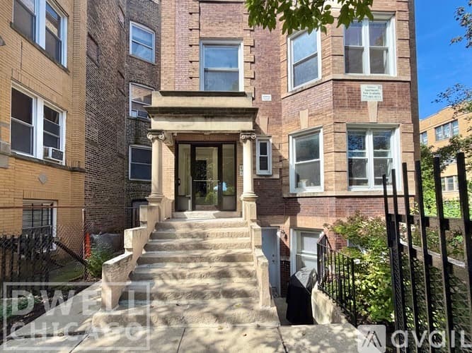 Chicago Apartment: 1524 N Kedzie Ave