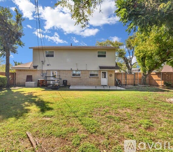 Fort Worth House: 6236 Sandra Dr