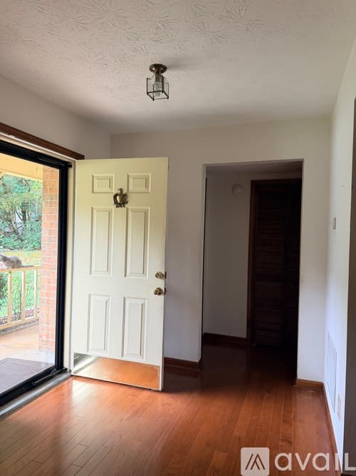 Riverdale Townhome: 389 River Oak Dr