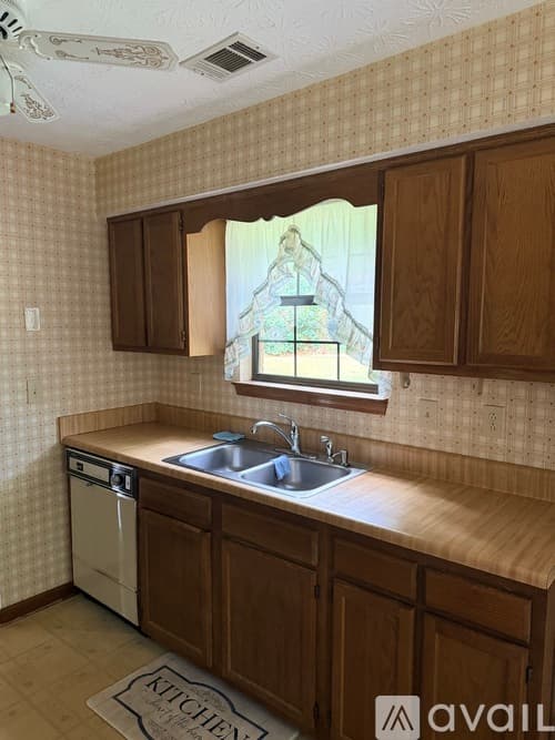 Riverdale Townhome: 389 River Oak Dr