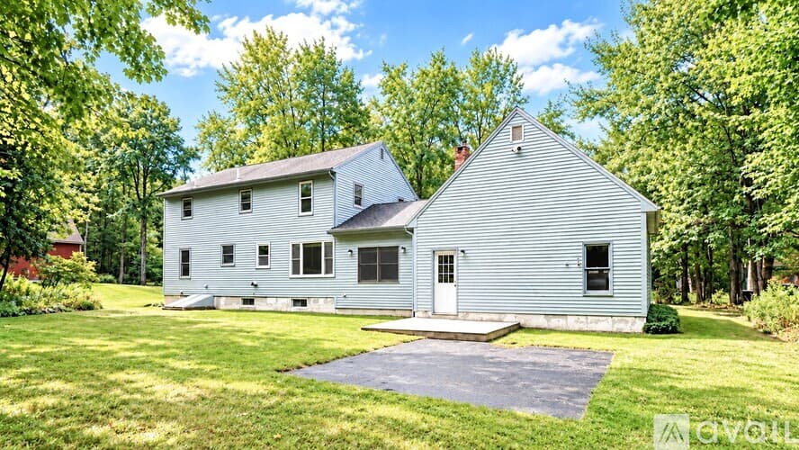 Scarborough House: 5 Iris Drive